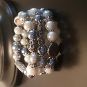 Three Strand Faux White, Gray and Pewter Colored Pearl Stretch Bracelet  ~NWT~